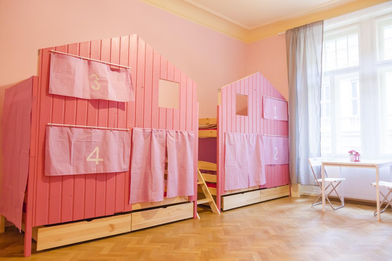 Hostal Ping House